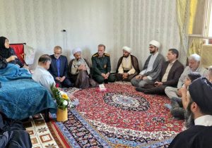 دیدار اعضای ستاد یادواره شهدای امر به معروف و نهی از منکر با خانواده  شهید عبدالرضا بهمئی دومین شهید امر به معروف خوزستان