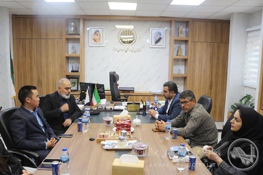 بررسی طرح‌های نورپردازی و زیباسازی در محدوده رودخانه کارون با حضور نمایندگان شرکت چینی