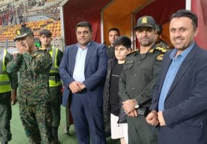سرپرست فرمانداری اهواز تماشاگر مسابقه بین فولاد و استقلال خوزستان/حضور بانوان هوادار در ورزشگاه شهدای فولاد خوزستان