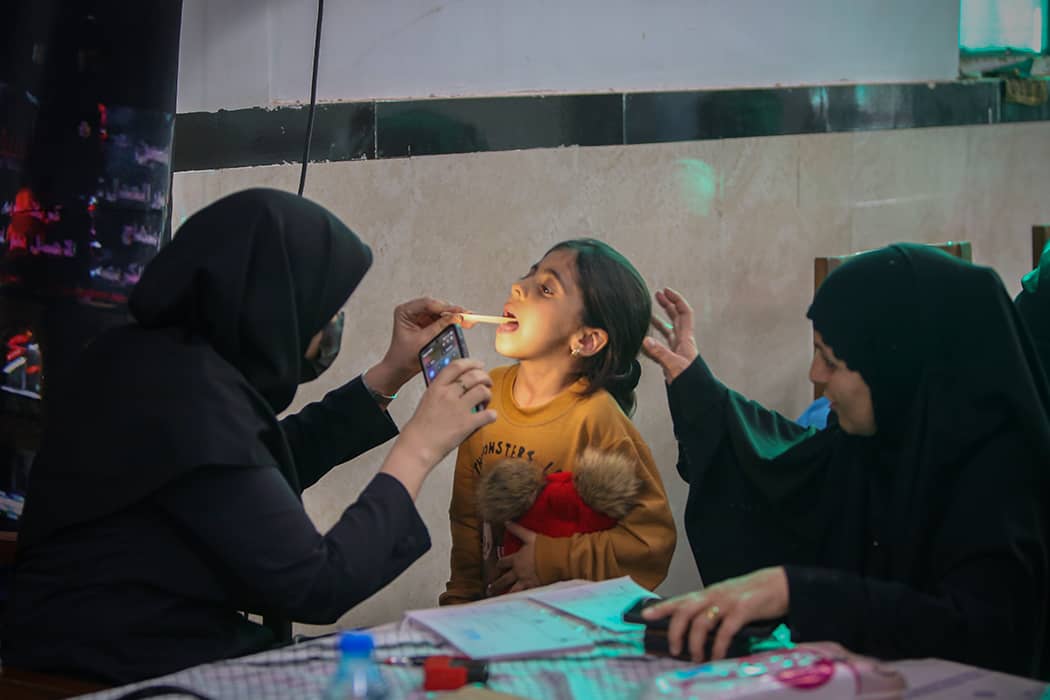 پزشکان جهادی شرکت ملی حفاری ایران به اهالی منطقه عین‌دو اهواز خدمات رایگان ارائه کردند