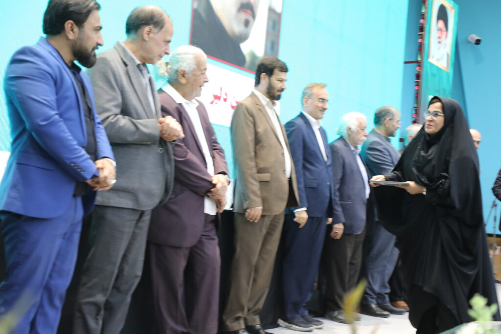 اعلام برگزیدگان جشنواره شهدرسانه در اختتامیه شکرستان