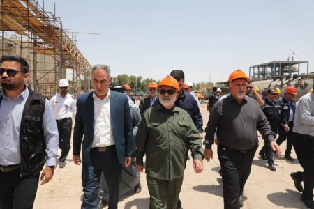 استاندار: آینده صنعت پتروشیمی روشن است/ تداوم تولید در خوزستان با وجود حملات دشمن استاندار: آینده صنعت پتروشیمی روشن است/ تداوم تولید در خوزستان با وجود حملات دشمن