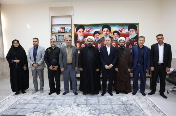 دیدار مدیرکل بنادر و دریانوردی خوزستان با امام جمعه ماهشهر/ بندر امام خمینی(ره)، موتور محرک اقتصاد جنوب کشور ‌