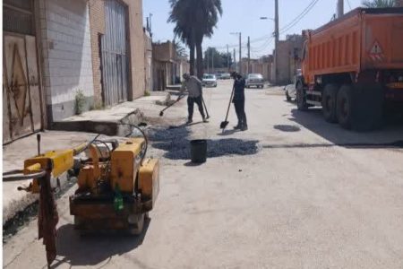 آغاز عملیات لکه‌گیری و آسفالت معابر سطح شهر توسط معاونت فنی و عمرانی شهرداری کوت عبدالله