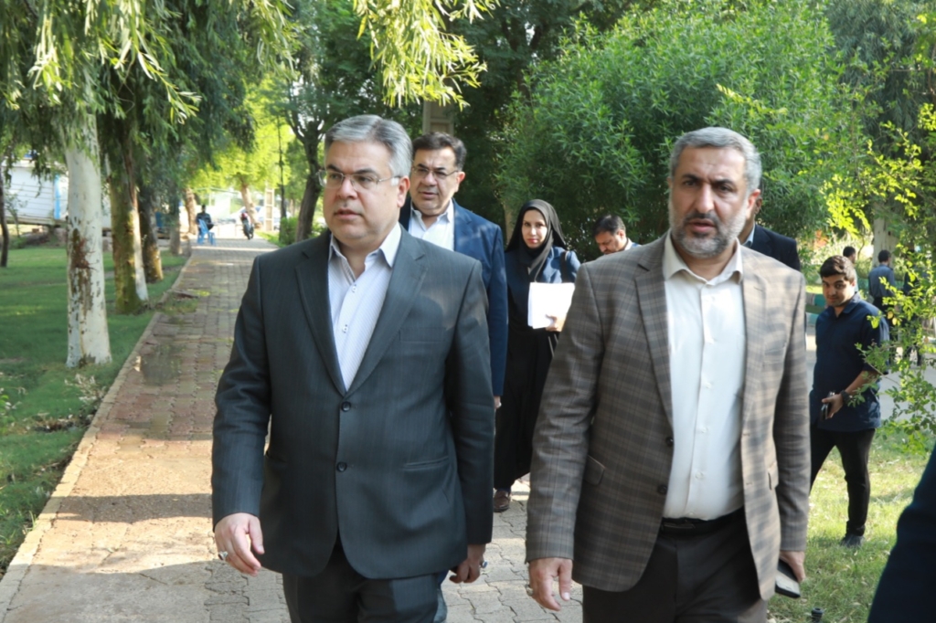 بازدید معاون عمرانی استاندار خوزستان و شهردار اهواز از نوار ساحلی کارون