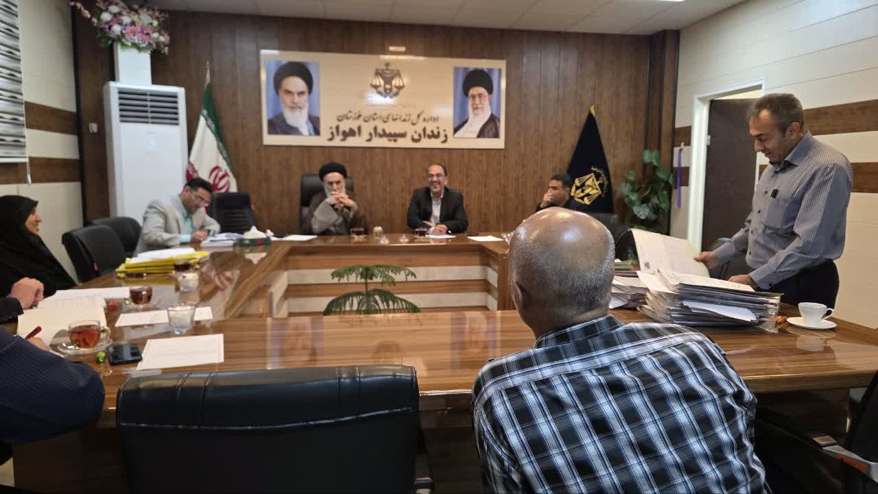 دیدار چهره‌به‌چهره دادستان مرکز خوزستان با ۲۰ محکوم به قصاص در زندان سپیدار اهواز