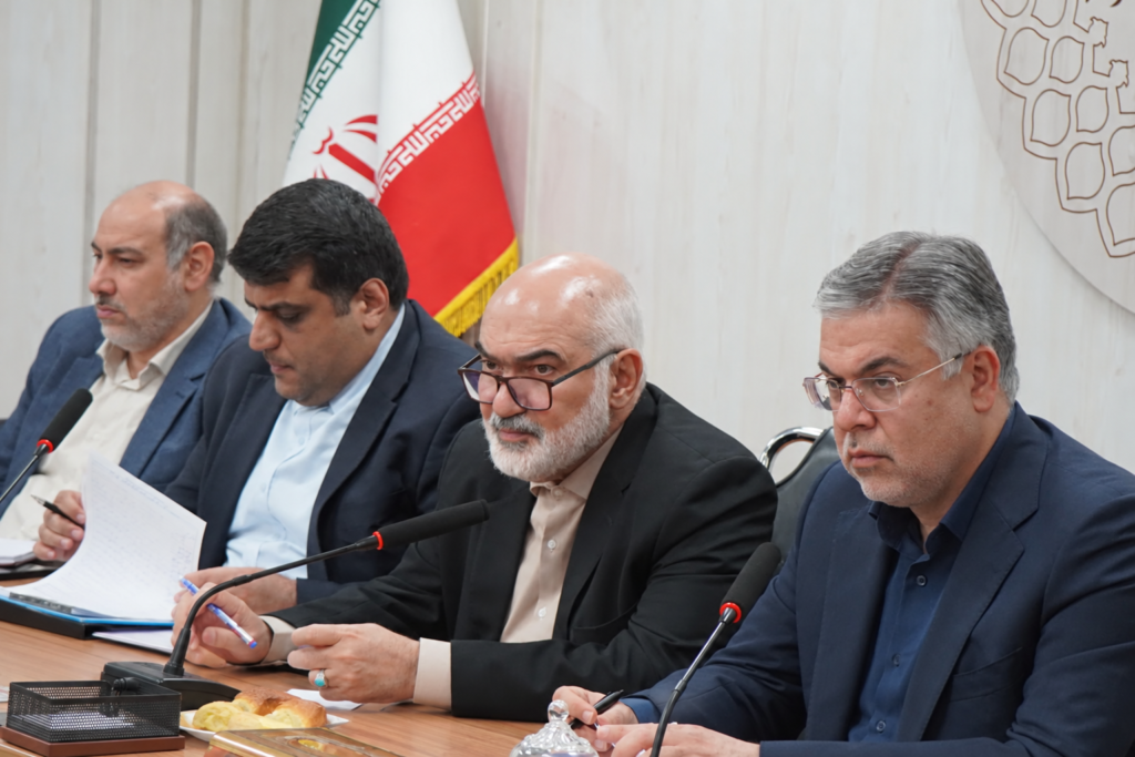 استاندار خوزستان: ۳۵ نقطه بحرانی آبگرفتگی در اهواز شناسایی شد / آمادگی کامل برای مقابله با بارندگی‌های پیش‌رو در اهواز