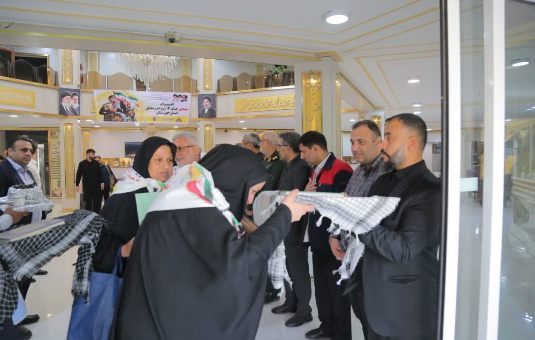 به همت پایگاه مقاومت بسیج شرکت نفت و گاز اروندان؛ خانوادههای شهدای جنگ ۱۲ روزه و جنگ رمضان خوزستان زائر حریم رضوی شدند